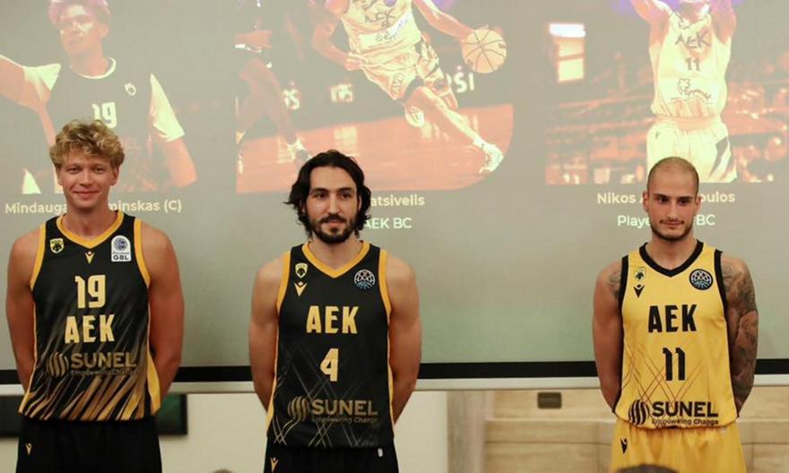 Παρουσίασε τις νέες φανέλες για τη φετινή σεζόν η ΑΕΚ