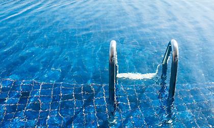 Ρόδος: Εγκεφαλικά νεκρή η 3χρονη που εντοπίστηκε σε πισίνα ξενοδοχείου – Δύο συλλήψεις