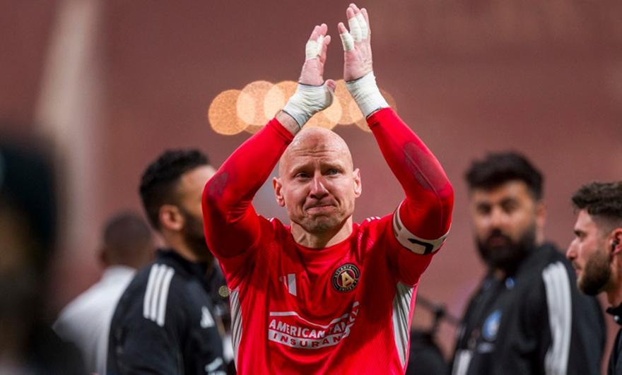 Από τη... φάβα με Αγουέρο, στον εφιάλτη του Μέσι: Ο σπουδαίος Μπραντ Γκουζάν κρεμάει τα γάντια του στα 41 του χρόνια