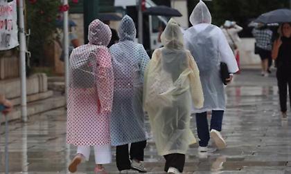 Καιρός: Τοπικές βροχές και καταιγίδες σε περιοχές της χώρας – Στους 25 βαθμούς η θερμοκρασία στα νότια