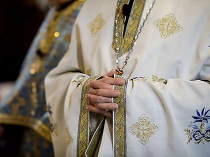 Ιερέας υπεξαίρεσε 260.000 ευρώ από ευάλωτο ηλικιωμένο που ζήτησε παρηγοριά στην Εκκλησία