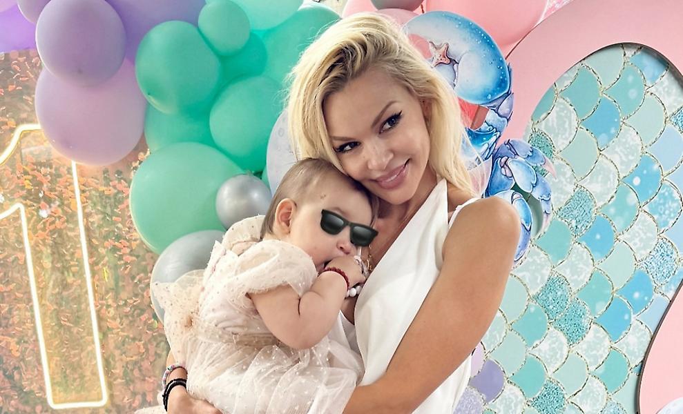 Βίκυ Κάβουρα: Το παράπονο προς τις μαμάδες και η αποκάλυψη του πλήρες ονόματος της κόρης της