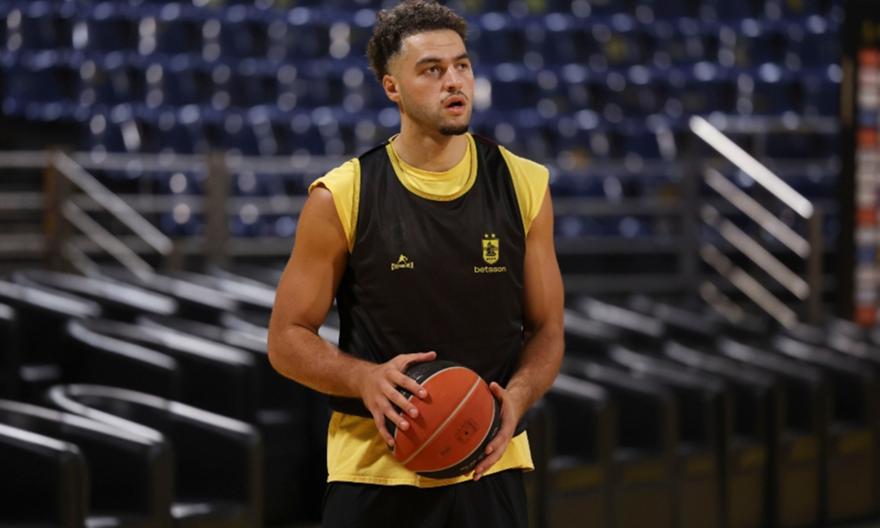 Στον Άρη Betsson ο Άλεξ Μερκβιλάτζε