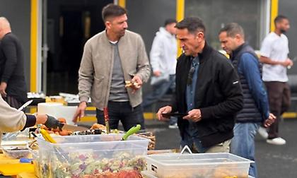 Μπάρμπεκιου για ποδοσφαιριστές και τεχνικό επιτελείο του Άρη πριν από την κρίσιμη αναμέτρηση με τον Παναθηναϊκό