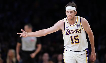 Δεν ανανεώνει με Λέικερς ο Ριβς