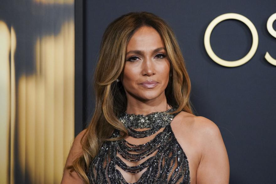 Σοκάρει η παραδοχή της Jennifer Lopez: «Ίσως ποτέ δεν με αγάπησαν πραγματικά»