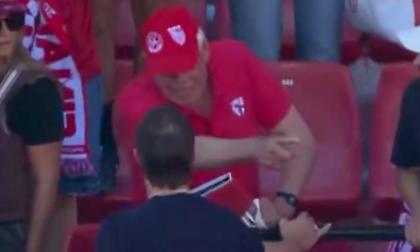 Ηλικιωμένος οπαδός τα έψαλλε στον Αλμέιδα για την ανατροπή της Σεβίλλης από τη Μαγιόρκα