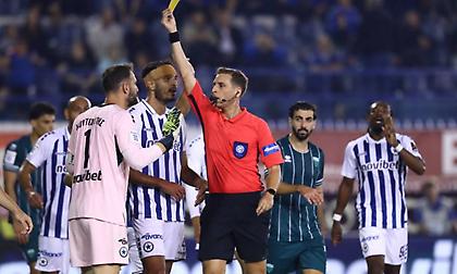 Ατρόμητος: Παράπονα Σπανού στον Λανουά για τη διαιτησία Μόσχου στο ματς με Λεβαδειακό