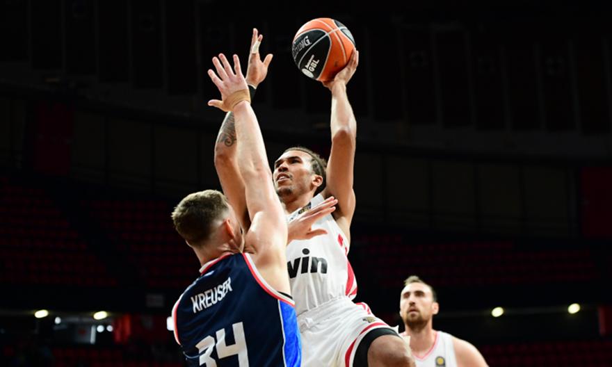 Η κόντρα «ερυθρόλευκων» και «κυανέρυθρων» στο ΣΕΦ: Ολυμπιακός-Πανιώνιος (4η περίοδος)