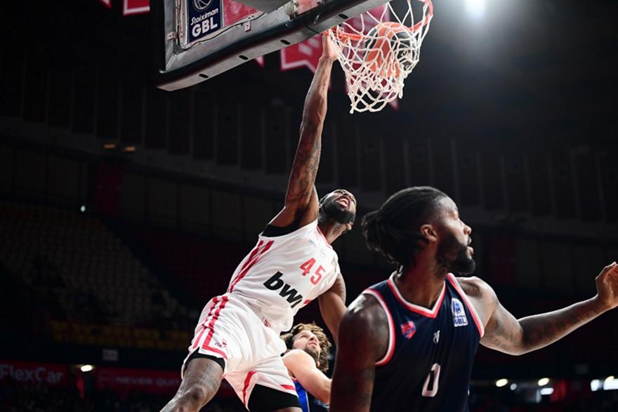 Χολ: «Ακόμη προσπαθούμε να φτάσουμε στο 100%»