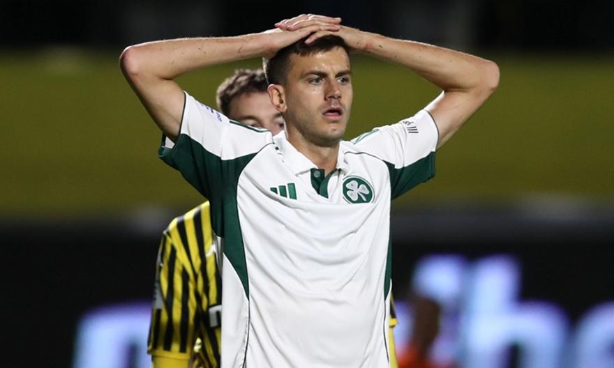 Ο VAR «έκλεισε τα μάτια του» και ο Παναθηναϊκός… έβγαλε τα δικά του στο «Βικελίδης»!