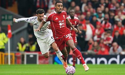 Η μητέρα των μαχών στην Αγγλία: Λίβερπουλ-Μάντσεστερ Γιουνάιτεντ 1-2