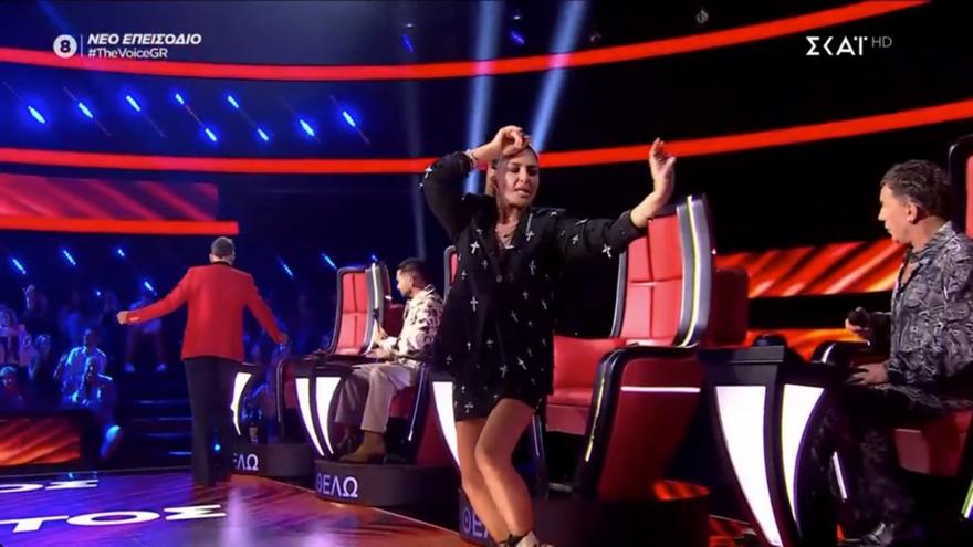 The Voice: Το τσιφτετέλι της Παπαρίζου, το γλέντι κι η επική ατάκα Μουζουράκη
