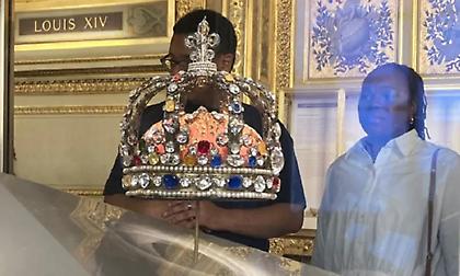 Ανθρωποκυνηγητό για τους ληστές του Λούβρου - Άφαντοι μαζί με τα πολύτιμα κοσμήματα του Γαλλικού Στέμματος