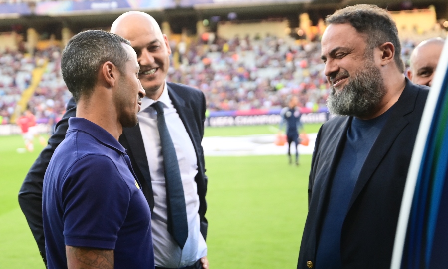 Μπαρτελόνα-Ολυμπιακός: Παρών ο Μαρινάκης στο Μονζουίκ