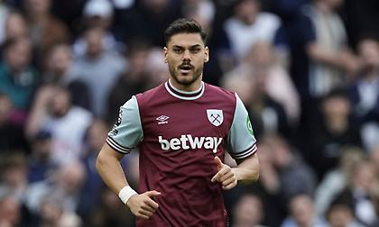 «Πονοκέφαλος» με Μαυροπάνο, αποχώρησε με φορείο από το ματς της Γουέστ Χαμ με την Μπρέντφορντ