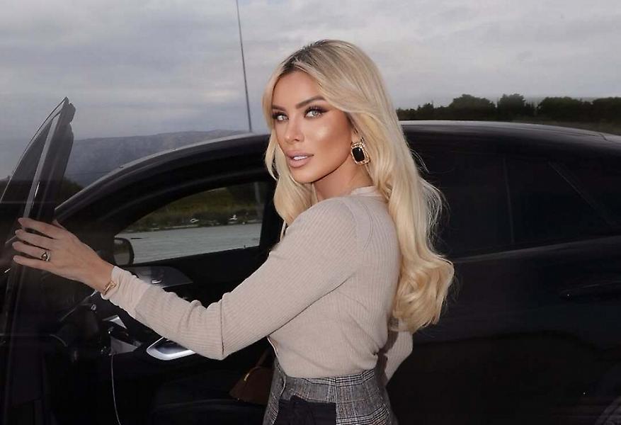 Κατερίνα Καινούργιου: Είπε «πεινάμε» και έπιασε την κοιλίτσα της...