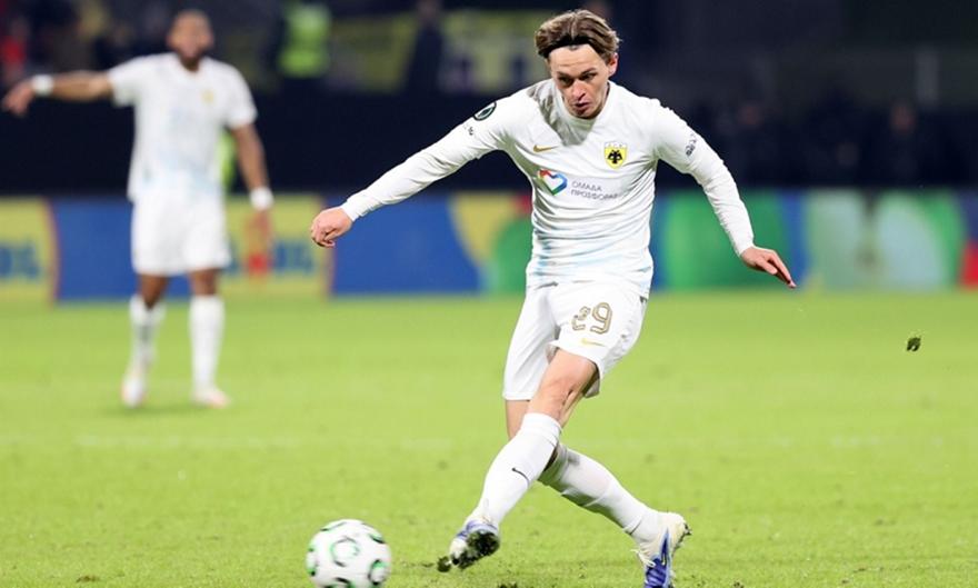 ΑΕΚ: Ο Πενράις και η διαχείριση στη θέση του αριστερού μπακ