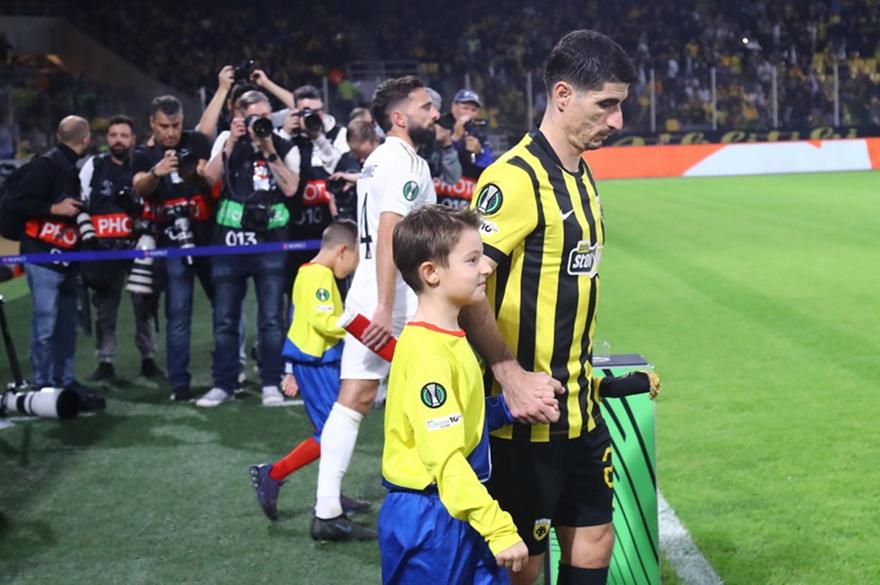 Αλλαγή στη διαιτητική ομάδα του ΑΕΚ-Αμπερντίν: Πήρε τη θέση του β’ βοηθού ο τέταρτος