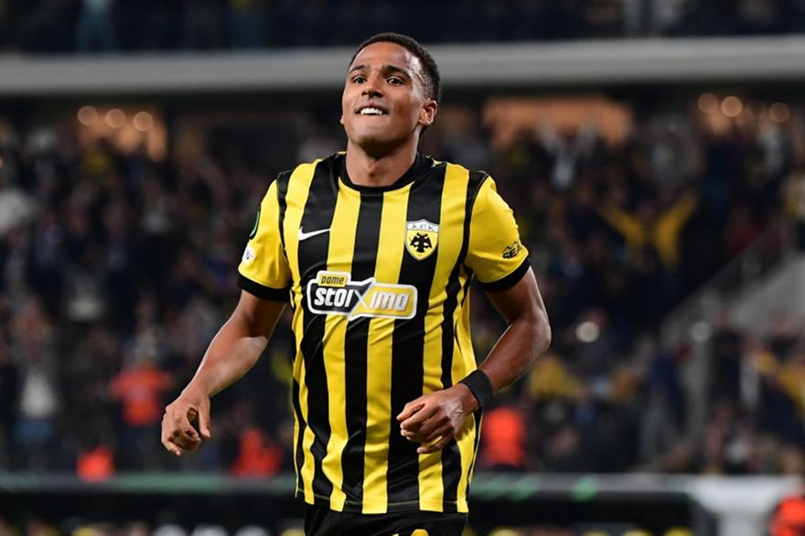 Κατασπαράζει την Αμπερντίν η ΑΕΚ, βρήκε και τρίτο τέρμα με τον Ελίασον!