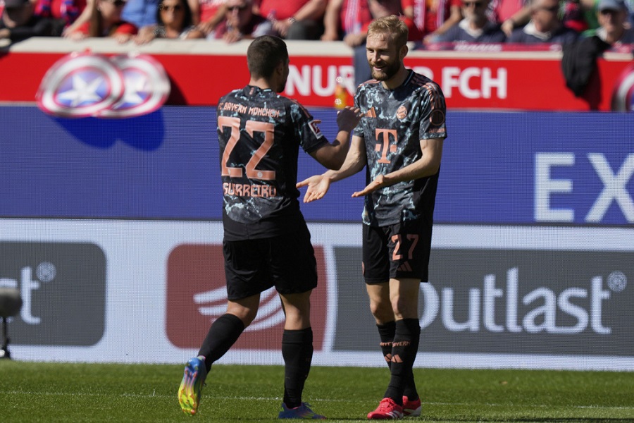 Μπάγερν Μονάχου: Ο Κομπανί άλλαξε πλευρά στα μπακ και οδηγεί την ομάδα του σε κυριαρχία