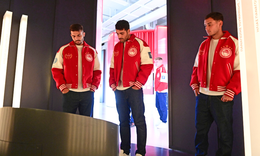 Ολυμπιακός: Η ομάδα επισκέφθηκε το Μουσείο της ομάδας στο «Γεώργιος Καραϊσκάκης»