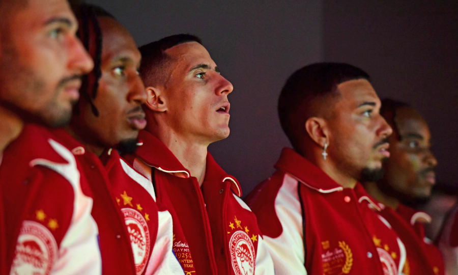 Ολυμπιακός: Η ομάδα επισκέφθηκε το Μουσείο της ομάδας στο «Γεώργιος Καραϊσκάκης»