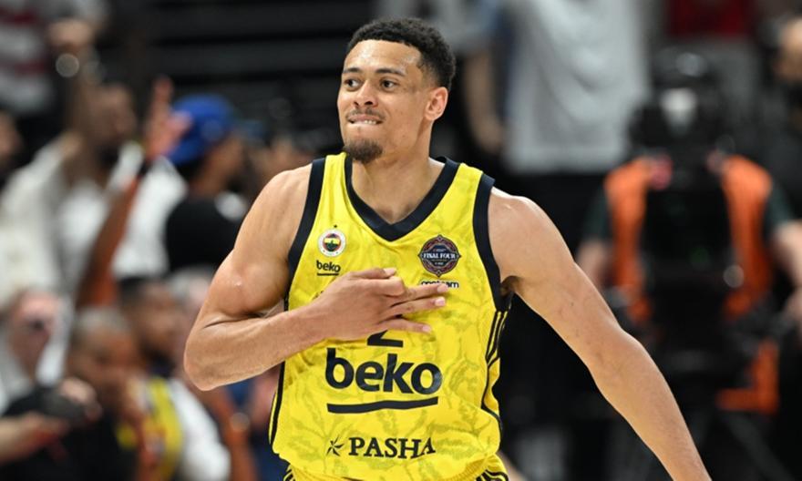 Μπόλντγουιν: Τρόλαρε τον Γουέστμπρουκ, έγινε viral και ζήτησε συγγνώμη