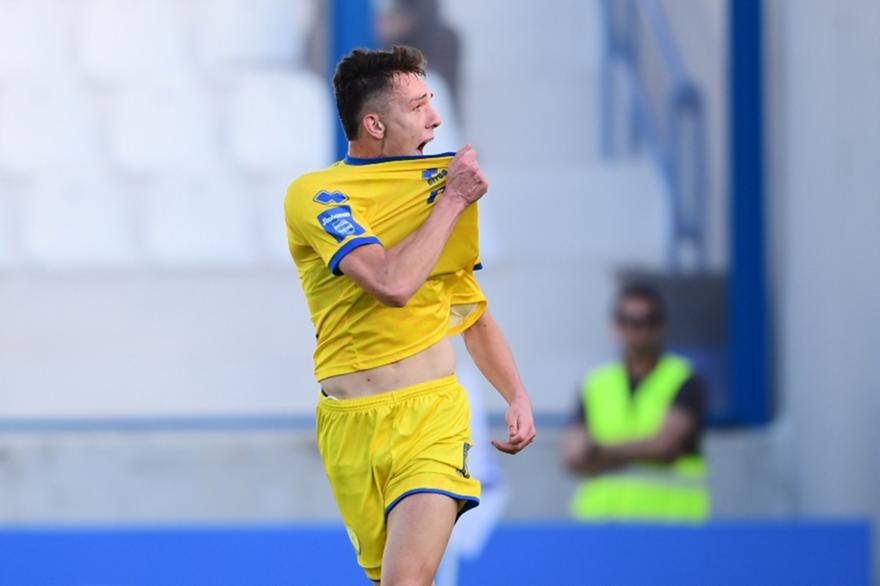 Γκολ παγκόσμιας κλάσης από τον Κοντούρη για την ισοφάριση του Παναιτωλικού!