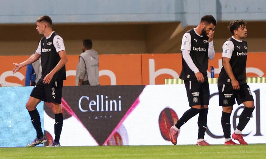 ΟΦΗ-Ατρόμητος: Έντονες αποδοκιμασίες σε παίκτες και Ράσταβατς από τους οπαδούς