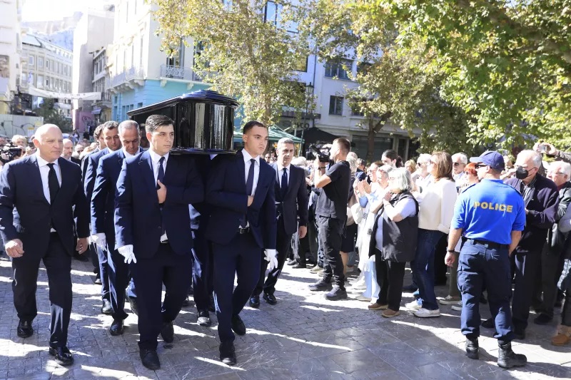 Σαββόπουλος: Η Ελλάδα αποχαιρετά τον «Νιόνιο» της