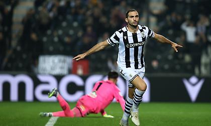 «Ξεκλείδωσε» τον Βόλο στο δεύτερο ημίχρονο και δεν το κουνάει από την κορυφή ο ΠΑΟΚ