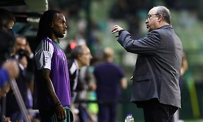 Τα ιδιαίτερα του Μπενίτεθ στους παίκτες του καθ' όλη τη διάρκεια του ματς με τον Asteras AKTOR