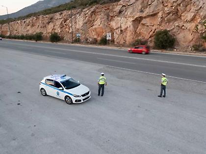 «Φρένο» της Τροχαίας σε αυτοσχέδιους αγώνες στα Μέγαρα – «Βροχή» από κλήσεις και συλλήψεις στην Αττική