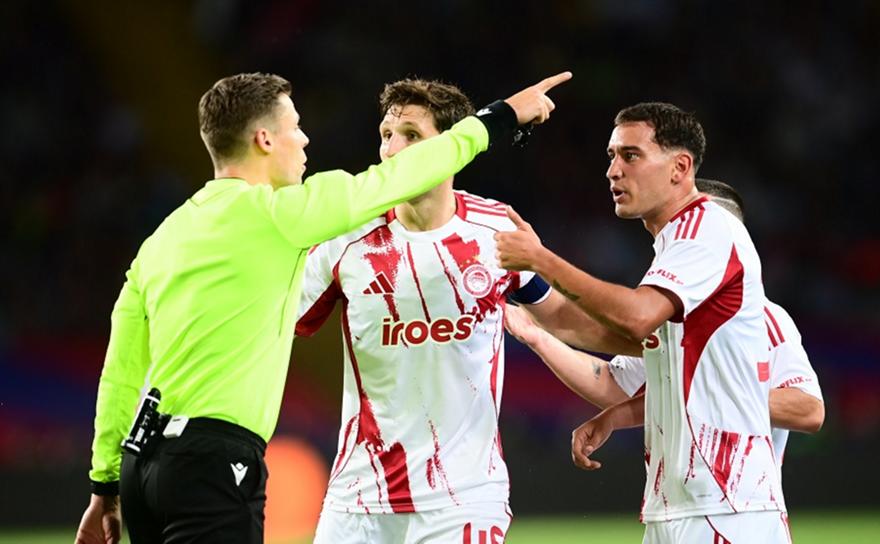 Αλλάζει ο κανονισμός μετά την άδικη δεύτερη κίτρινη του Έσε: Θα μπορεί να τσεκάρεται μέσω VAR!