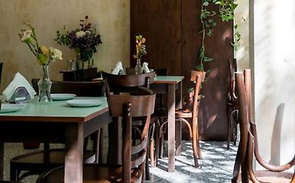 Αλλιώς: Για μεζεδάκια στο μοντέρνο καφενείο της Κυψέλης