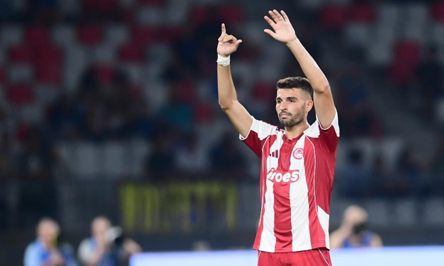 Με 11 αλλαγές και πειραματισμό στην άμυνα η ενδεκάδα του Ολυμπιακού κόντρα στον Βόλο