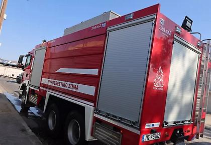 Φωτιά σε οχήματα σε αντιπροσωπεία αυτοκινήτων στο Πολύγωνο: Προκλήθηκαν ζημιές