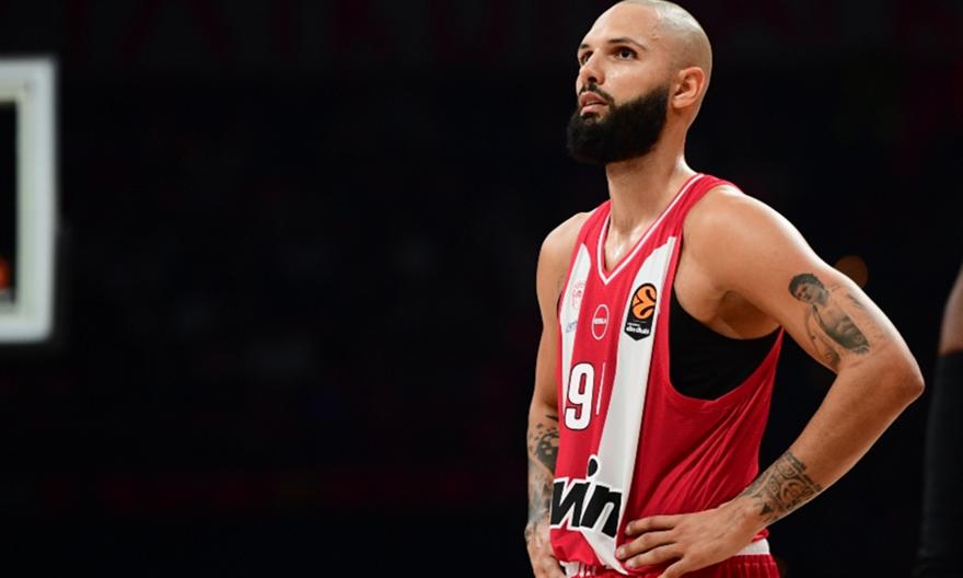 «Ο Σπανούλης κλείδωσε τον Βεζένκοφ - Αναγκαία η ενίσχυση στα γκαρντ»: Το σχόλιο Ζέρβα για την ήττα του Ολυμπιακού