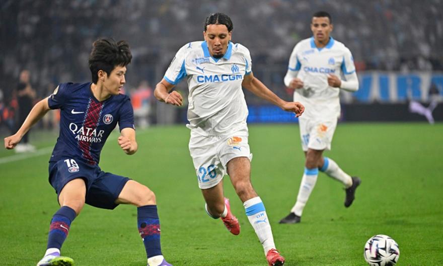 Μαρσέιγ: Όλα καλά με τον Ναντίρ – Παραμένει στο νοσοκομείο μετά την κατάρρευσή του στο ματς με την Ανζέ