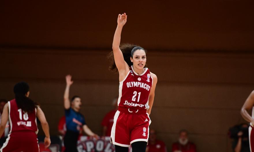 Το μεγάλο τρίποντο της Χριστινάκη που έστειλε το ντέρμπι των «αιωνίων» στην παράταση!