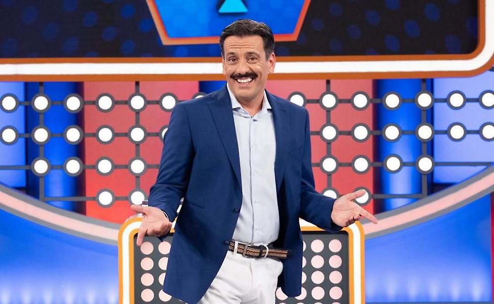 Θάνος Κιούσης: Κάνει πιλάτες σαν... χέλι και το Instagram δεν μπορεί να συνέλθει (Βίντεο)