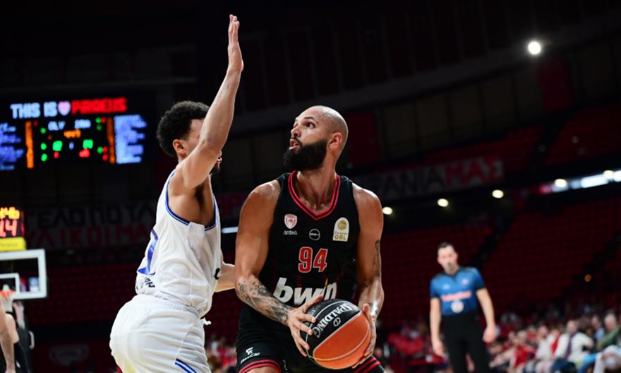 Ο Φουρνιέ «ζεστάθηκε» και ο Ολυμπιακός λύγισε τον μαχητικό Ηρακλή με 100άρα για το 5/5 στο πρωτάθλημα!