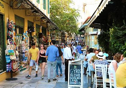 Προς νέα ρεκόρ ο ελληνικός τουρισμός το 2025 - Οι νέες ταξιδιωτικές τάσεις και ο ρόλος της Τεχνητής Νοημοσύνης