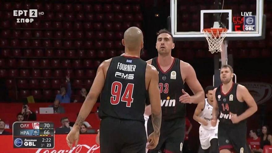 Αποθέωση Φουρνιέ σε άστοχο τρίποντο, «απάντησε» με 12 σερί πόντους