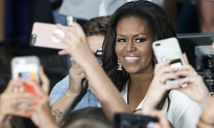 Μισέλ Ομπάμα: Πώς έπρεπε να ντύνεται και να φτιάχνει τα μαλλιά της – Οι κανόνες ομορφιάς του Λευκού Οίκου