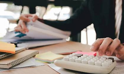 Επιχορήγηση 704 ευρώ τον μήνα για πρόσληψη ανέργων