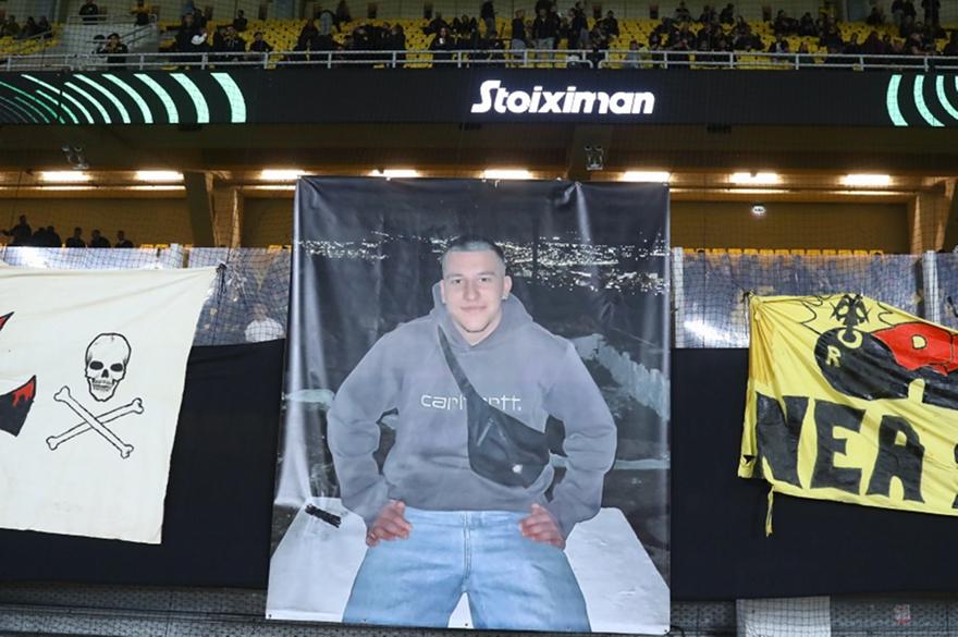 Οδύνη στην κηδεία του αδικοχαμένου Μάριου-«Θα είσαι για πάντα μαζί μας στη Νέα Φιλαδέλφεια», το μήνυμα της ΠΑΕ ΑΕΚ