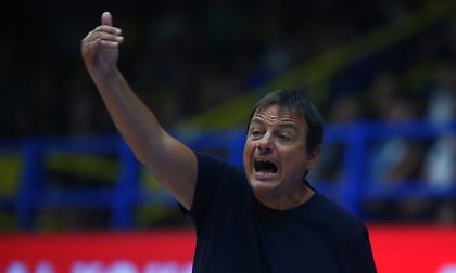 Αταμάν: «Κάναμε καλό παιχνίδι στην επίθεση, θα είναι σημαντικό για τη διαβολοβδομάδα» - Τι απάντησε για σέντερ