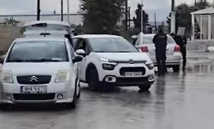 Βίντεο από τους ελέγχους της ΕΛΑΣ σε οικισμό Ρομά στη Θεσσαλονίκη